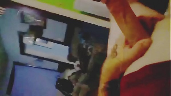 Couplefemale_giving blow job