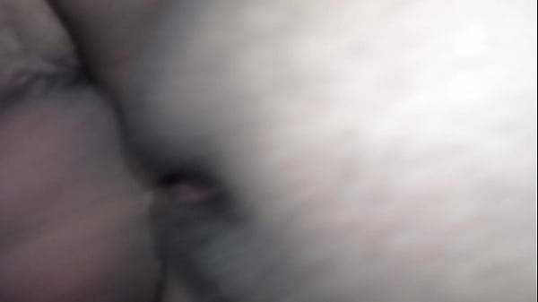 Me la doy en cuatro mientras sus padres no est&aacute;n en casa 