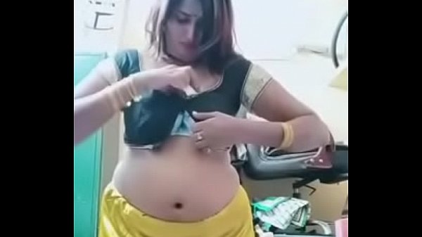 Swathi naidu sexy_saree change