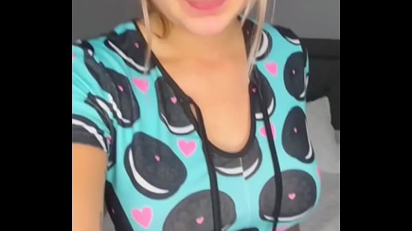 Nonton Nothing Like A Cute And Submissive Bitch thumbnail