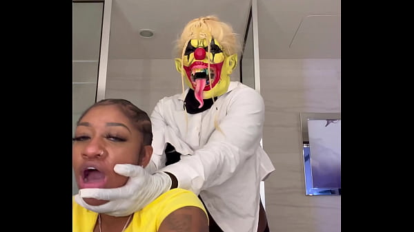 Famous Ig Model Lola B Fucks And Sucks Clown thumbnail