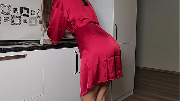 Play MP4 - Milf got a surprise penitration in her tight pussy