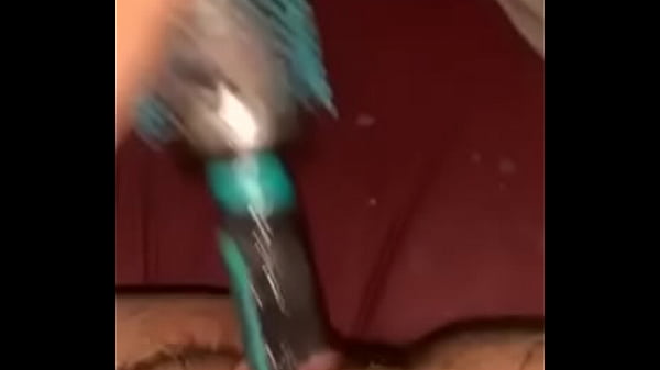 Play MP4 - Hairbrush happiness