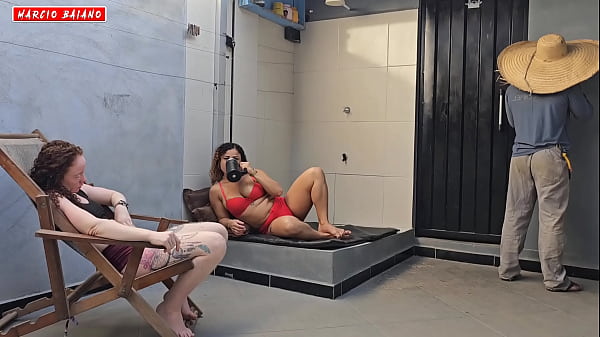 Estava Tanto Calor Que Nos Deliciamos A Pica Do Nosso Vizinho thumbnail