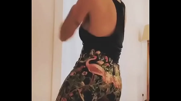 Lali tetas 