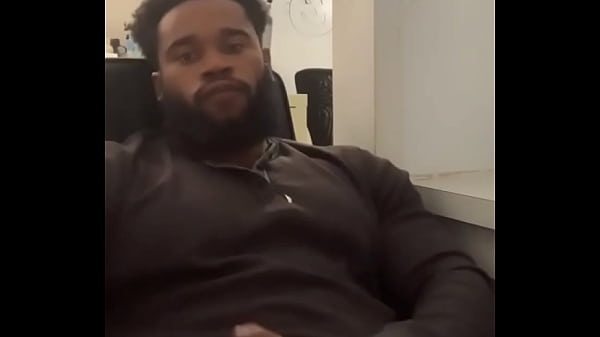 Hope My Boss Doesn&rsquo;t Find Out I&rsquo;m Beatin It At Work thumbnail