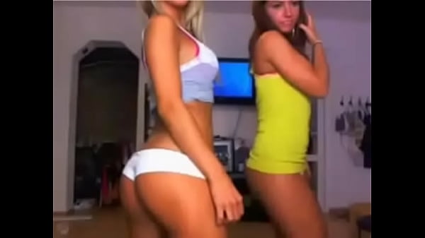 Nonton Hot Interracial Ass Shaking thumbnail