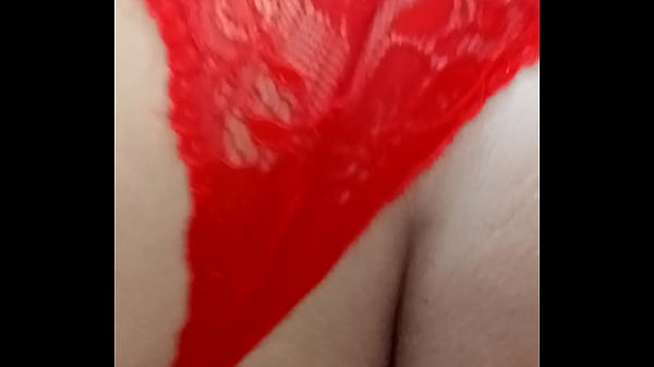 Casada sentando no pelo