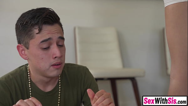 Play MP4 - Kinky teen stepsis and blonde bestie lure stepbro for a threesome