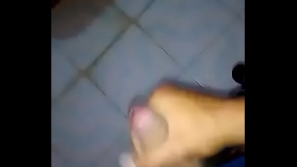 Rodri un camionero muy hot y cachondo 