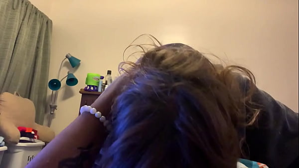 Play MP4 - Lesbian bestfriend gets facial in bedroom after watching tv