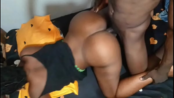 Baise rapide avec ma jeune belle-m&egrave_re pendant que mon beau-p&egrave_re n'_est pas &agrave_ la maison