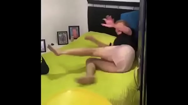 Joven Dominicado vuelve loca a su propia madre usando nada má_s que su pito