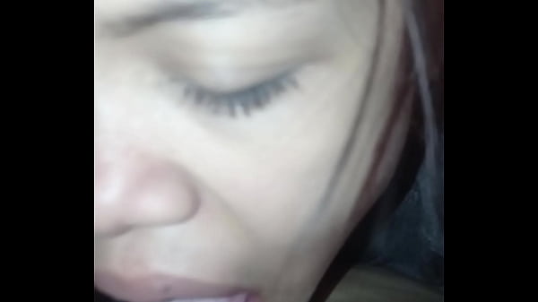 Play MP4 - Sexo real casero entre dos novias lesbianas que le gusta experimentar con juguetes sexuales