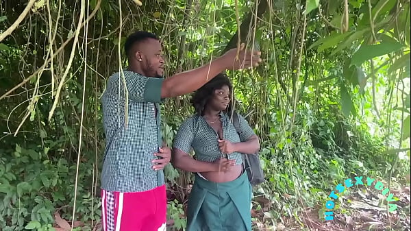 Sexy ebony girl with big boobs 