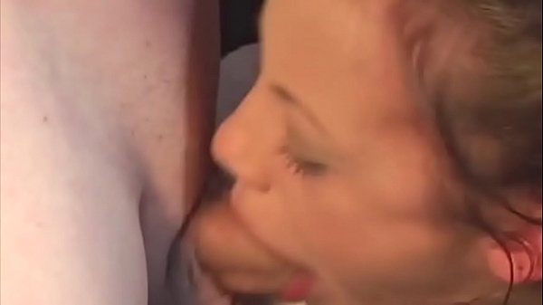 Play MP4 - She up and scream --- was that a dp-dream