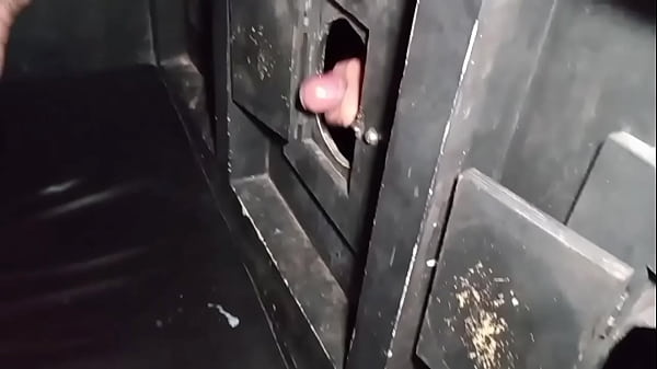 Minha cunhada safada mamou v&aacute;rios caras na festa sapeca com doidera de halloween