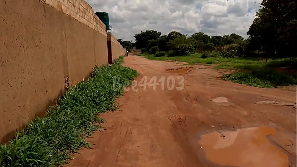 Bee4403 - Took A Walk And Ended Up Giving A Stranger Head thumbnail