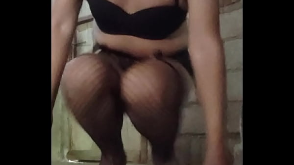 Una puta travesti busca macho para que la penetre porque est&aacute; caliente 