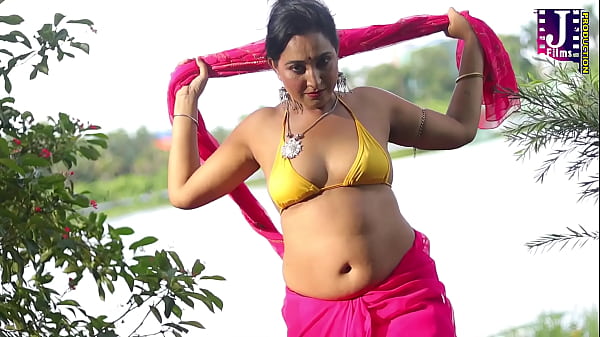 শাড়িতে_বাঙ্গালীনারী