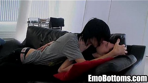 Horny emo twink getting his hard cock sucked on 