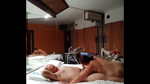 Ro Y Lu Se La Cojen Bien Rico Por Dinero thumbnail