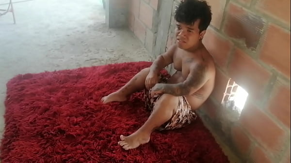 Play MP4 - tia cachonda me regala el ultimo celular que salio y en agradecimiento la penetro en cuatro