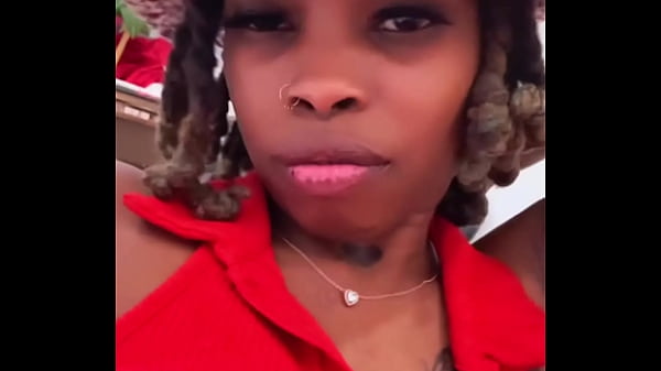 Everything looks sexy in red #fypviraltwitter #Buddhabang#watta #FreakyFridayMood #Houstonphotographers #HoustonHottie ... 