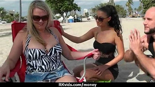 Nonton Amateur Girl Accepts Cash For Sex From Stranger 4 thumbnail