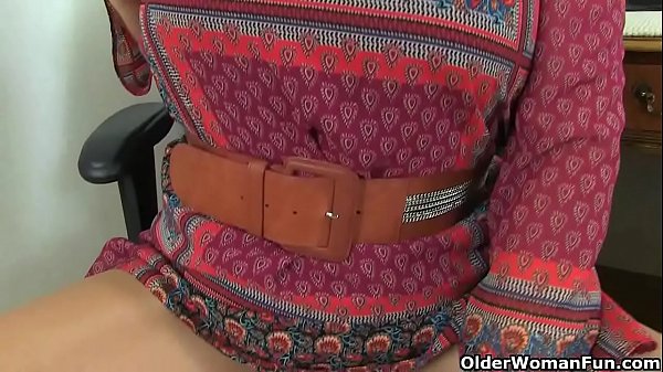 Play MP4 - Next door milfs from the UK part 19