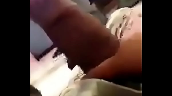 Play MP4 - Soldado mostrando a piroca para os amigos