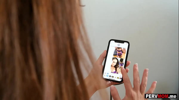 Play MP4 - My curvy stepmom Carmen Valentina did everything to make me feel better