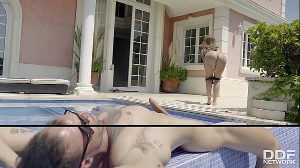 Play MP4 - Hot Summer Suck Off