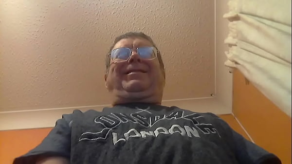 Play MP4 - Julian wanking on cam