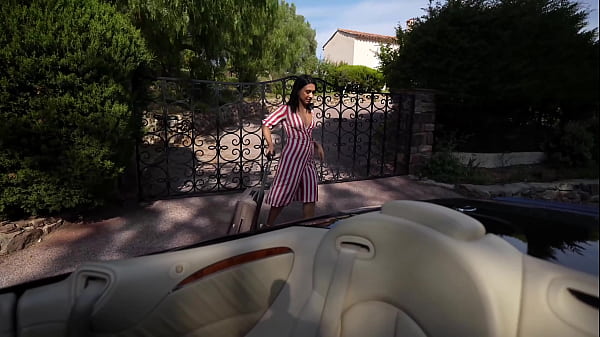 Nonton Lena Marseillaise R&eacute;alise Son Premier Gangbang thumbnail