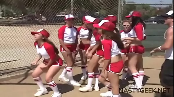 Play MP4 - Baseball lesbo team squirt ton the swimming pool