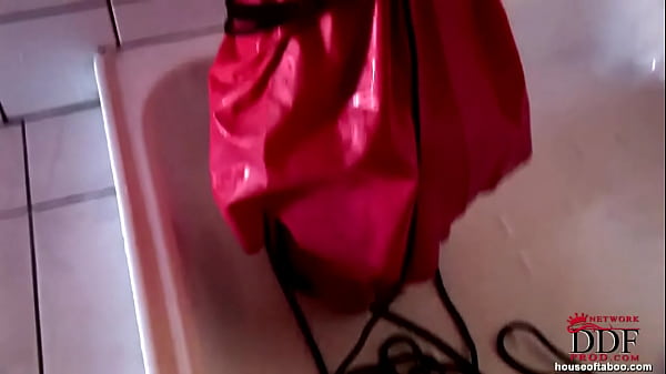 Play MP4 - Bound babe pussy penetrated