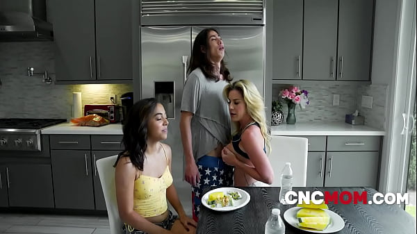 Tricking stepmom and stepsis into free use trap