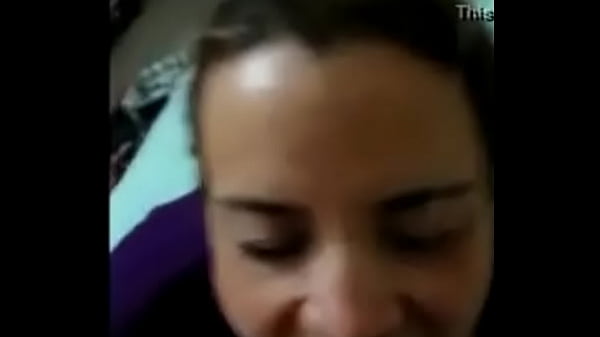 Play MP4 - Novinha safada pagando um boquet&atilde;o