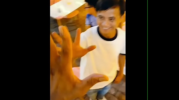 Massive hand vs tiny hands