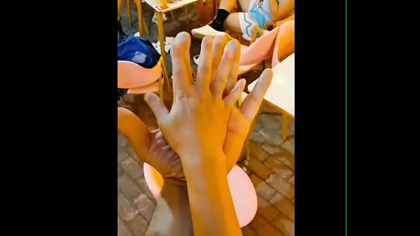 Massive hand vs tiny hands 