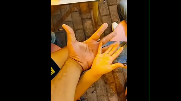 Massive hand vs tiny hands 