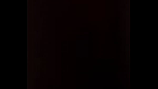 SE FUE LA LUZ Y APROVECHAMOSPARA COGER COMEGIME ESTA PUTITA