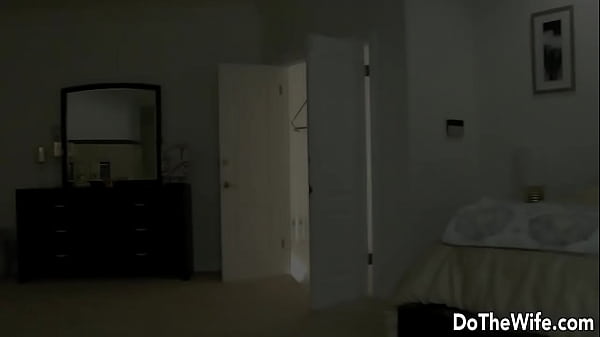 Nonton Cuck Husband Asks A Guy To Screw His Horny Wife Jennifer White thumbnail