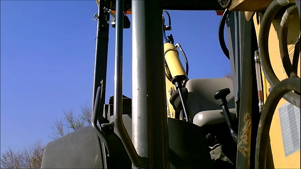 Play MP4 - Jacking Of In Public On A Piece Of Construction Equipment Blurred Face Nov 2012