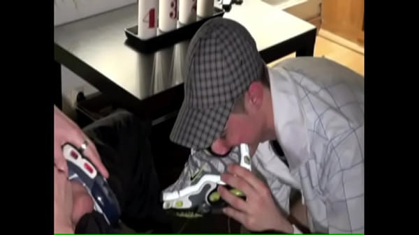 Sneaker Sextape At Home With 2 Scally Boys In Jogging thumbnail