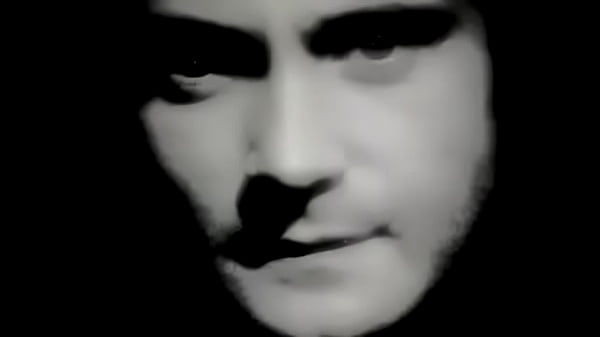 Puedo sentirlo correrse en el aire esta noche 