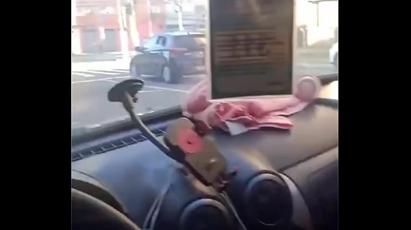 Fazendo uma chamada de video no tatuape enquanto o marido dirige