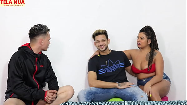 Play MP4 - CASAL KABULOSO - FODENDO COM UM NOVINHO DOTADO  FAZENDO DP NA ESPOSA PELA PRIMEIRA VEZ - Richards Oliver - Vinny Kabuloso - Caah Kabulosa