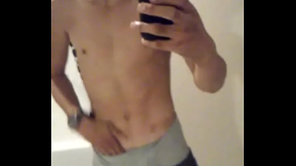 Play MP4 - 19yr old w&sol;huge cock